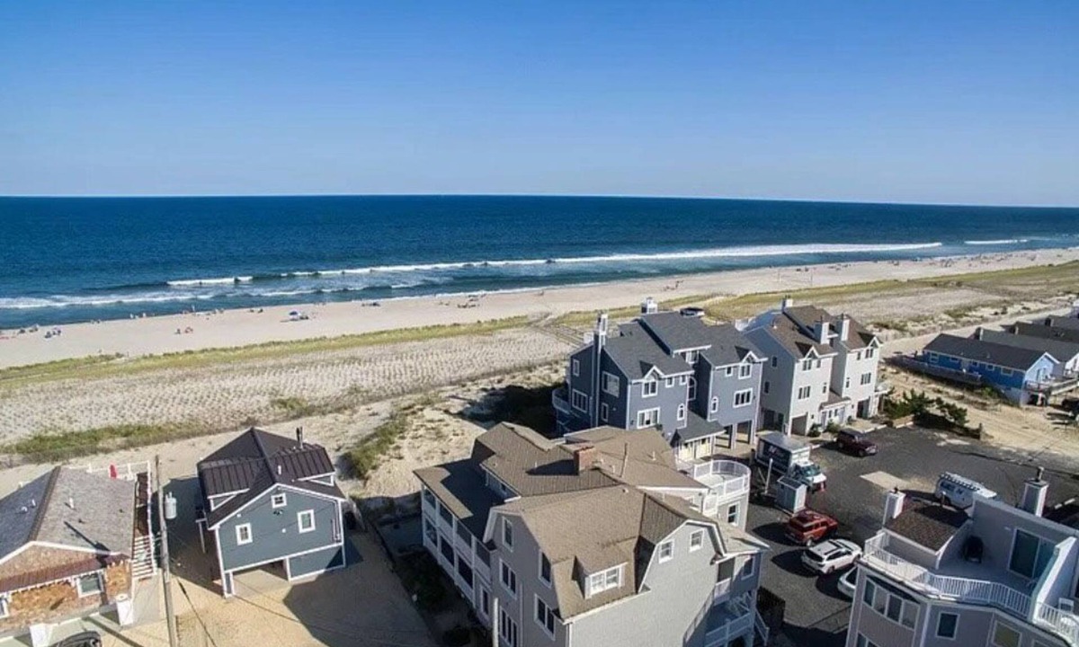 Ocean Beach III House | Charming beach home with access to private beach