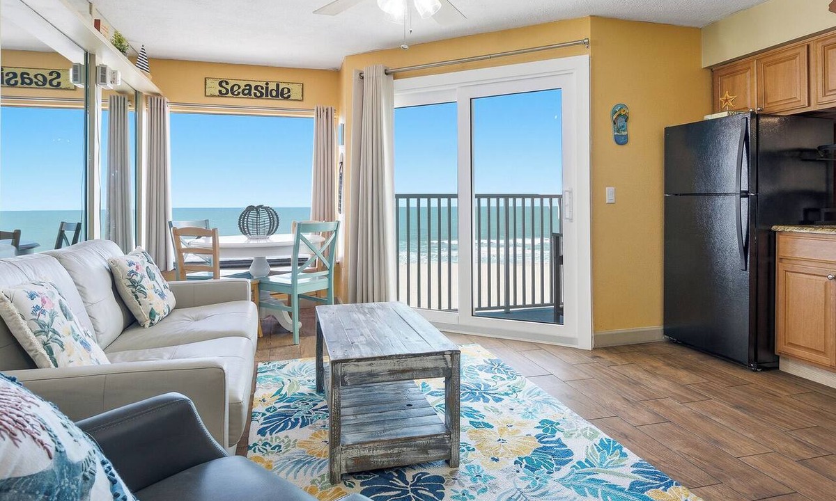 Belleair Beach Condo | Charming Beachfront Gem Condo Featuring Exceptional Views