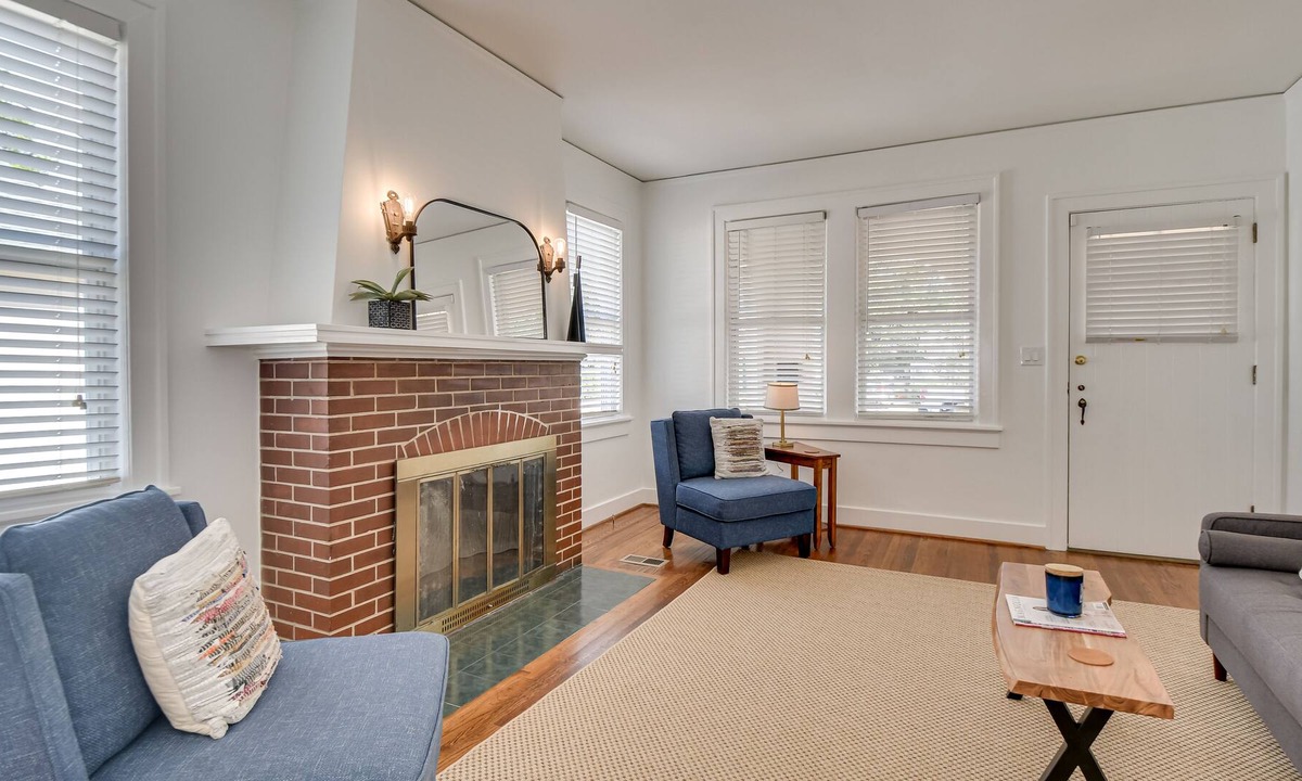Midtown House | Charming Bungalow close to medical district