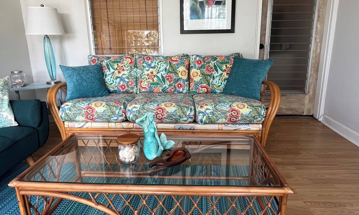 Lanark Village Apartment | Charming Coastal Cottage with Nature and Ocean Views