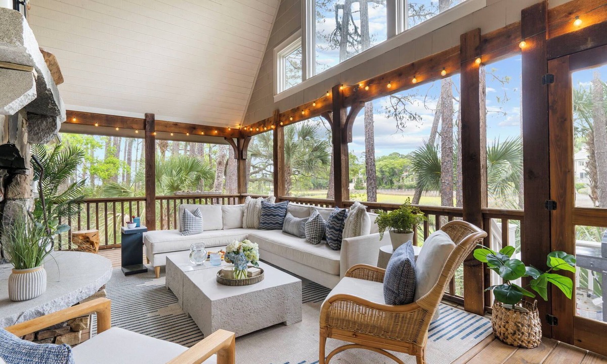 Vanderhorst Plantation Cottage | Charming cottage in popular neighborhood