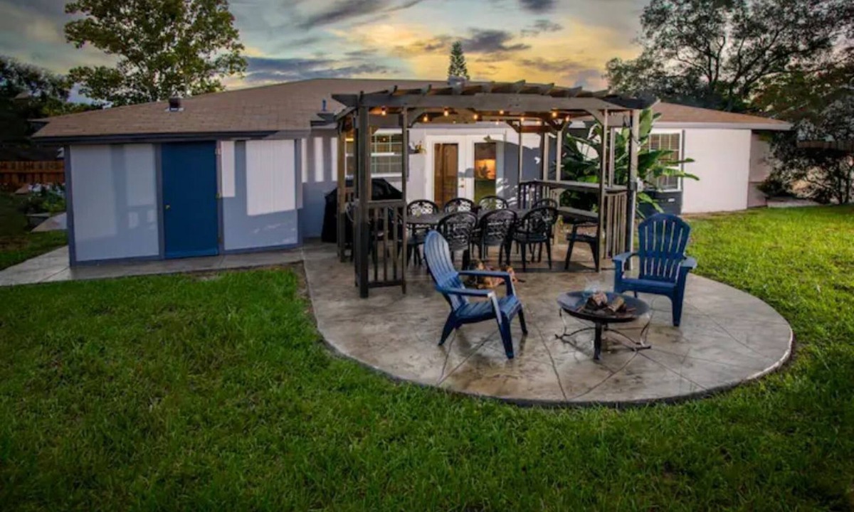 Brandon House | Charming Family Oasis - Dog-Friendly - Backyard