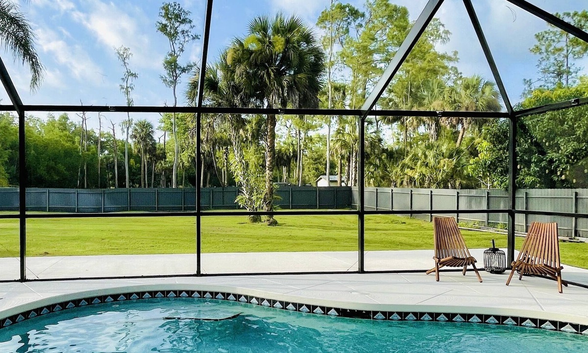 Naples Villa | Charming Family Pool Villa -minutes from the beach