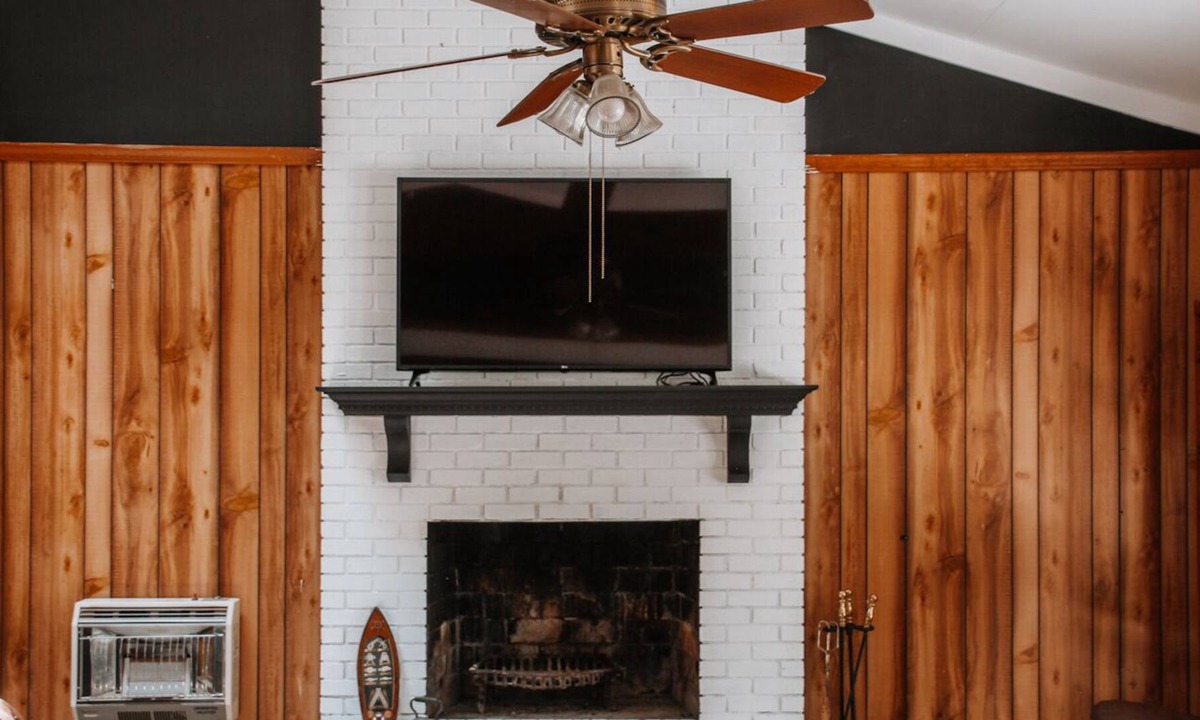 Fair Play House | Charming Lake Front Reverie