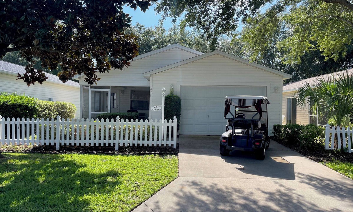 Belvedere House | Charming Oasis in The Villages - Pet-Friendly Paradise w/Golf Cart!