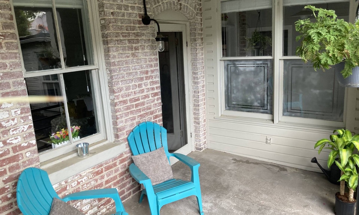 Harleston Village Condo | Charming One Bedroom Apartment in Downtown
