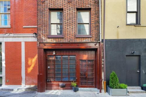 Old City House | Charming Philly Stay Walk to Liberty Bell & More