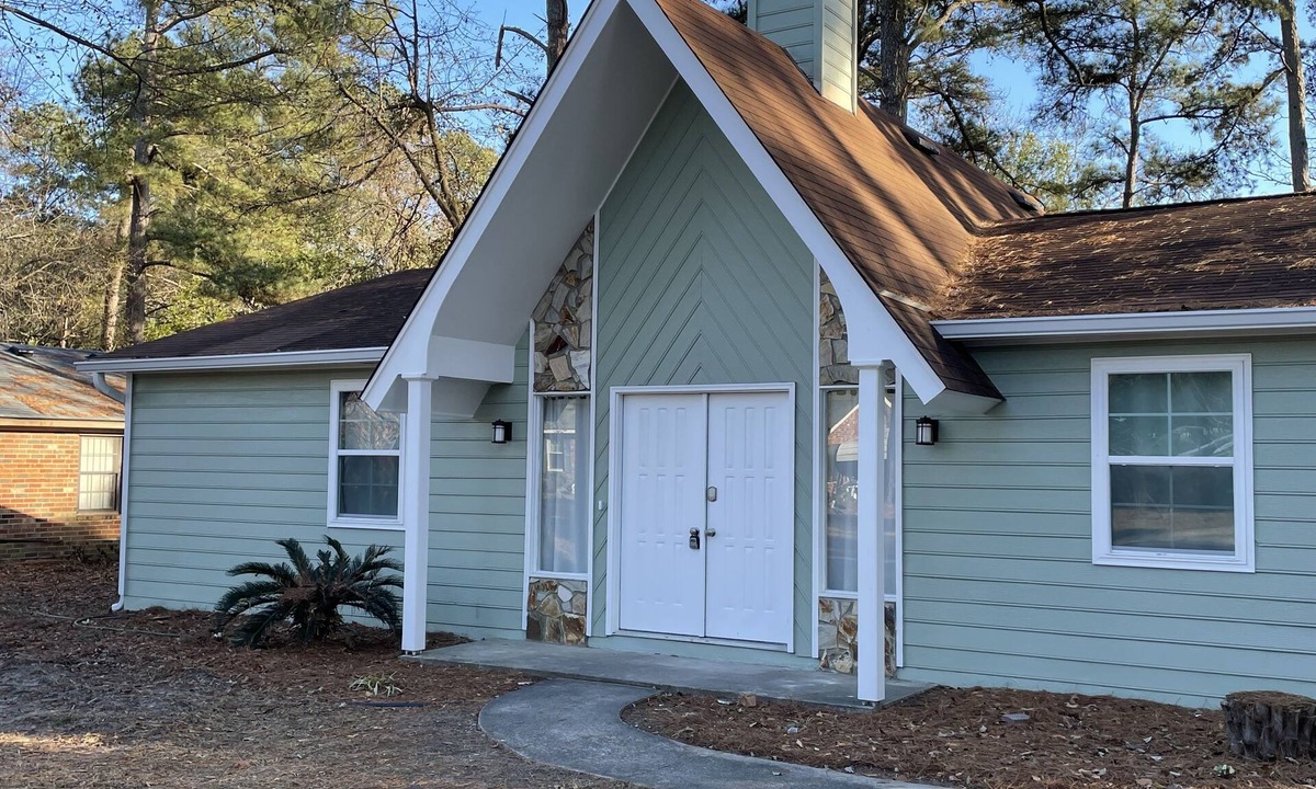 Martinez House | Charming remodeled home just minutes from golf and medical district