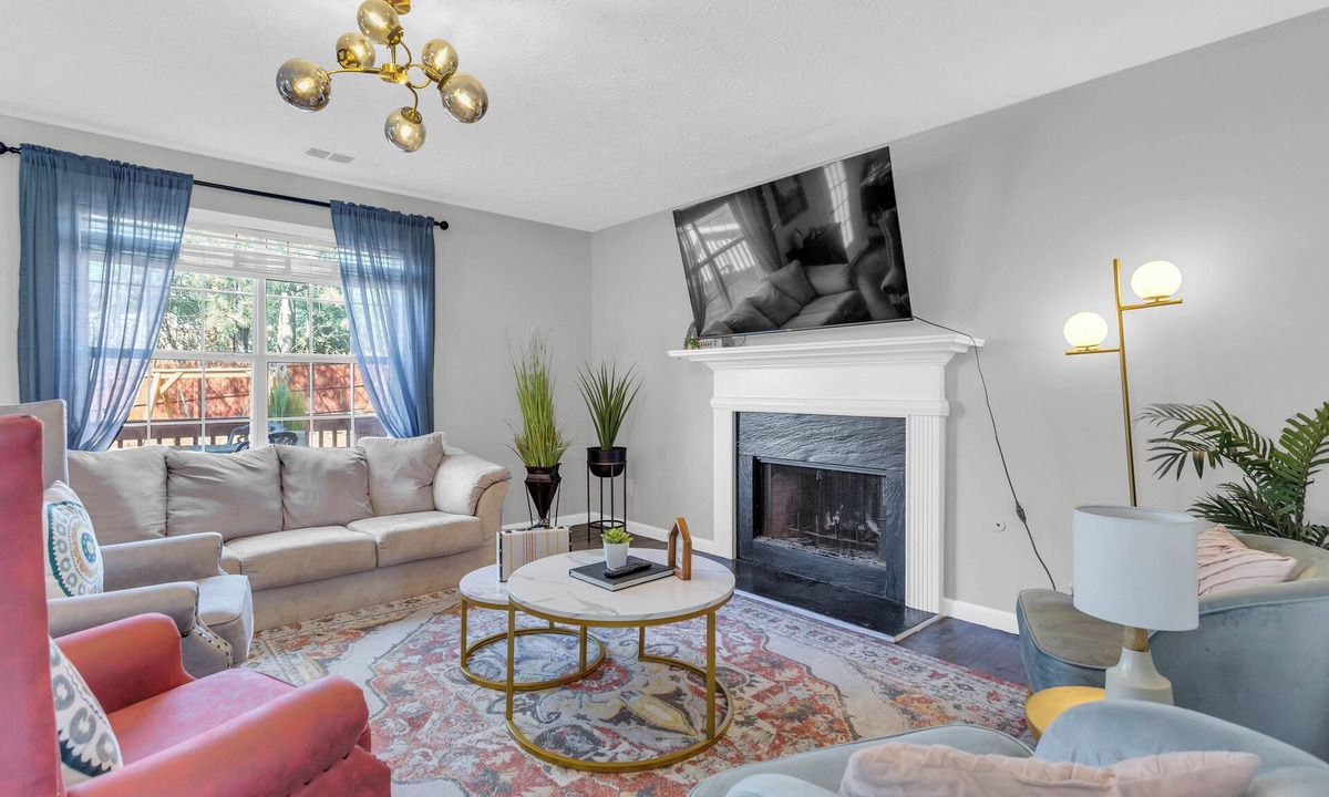Gwinnett Place House | Charming Retreat Prime Location & Kids' Playground