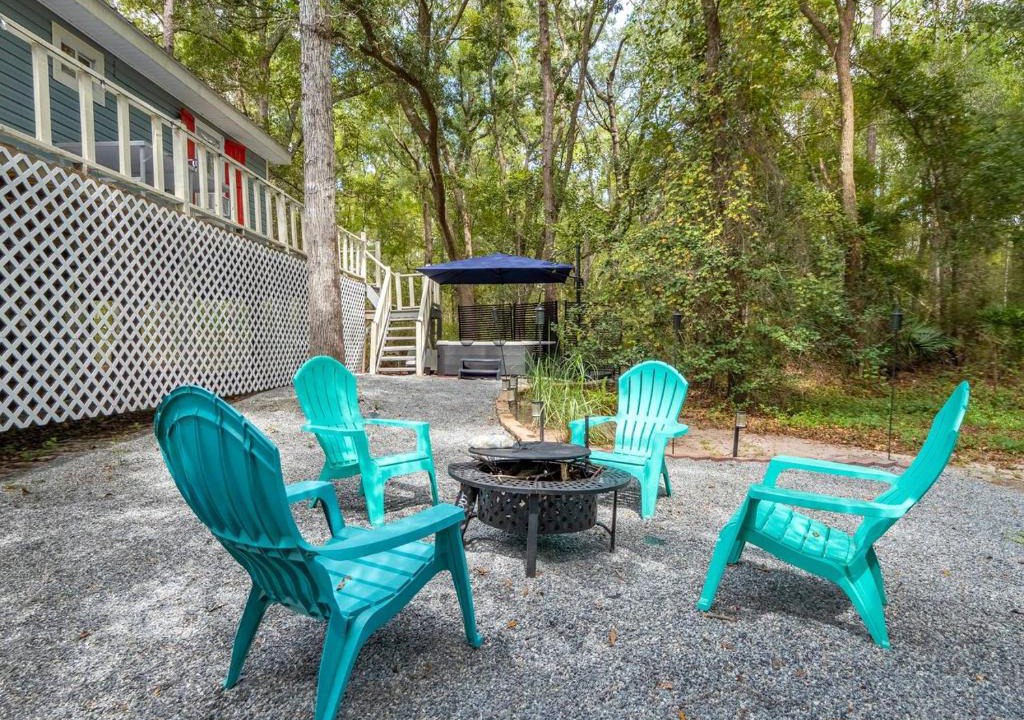 Atkinson House | Charming Riverfront Cottage Private Deck and Views in Hortense, Georgia