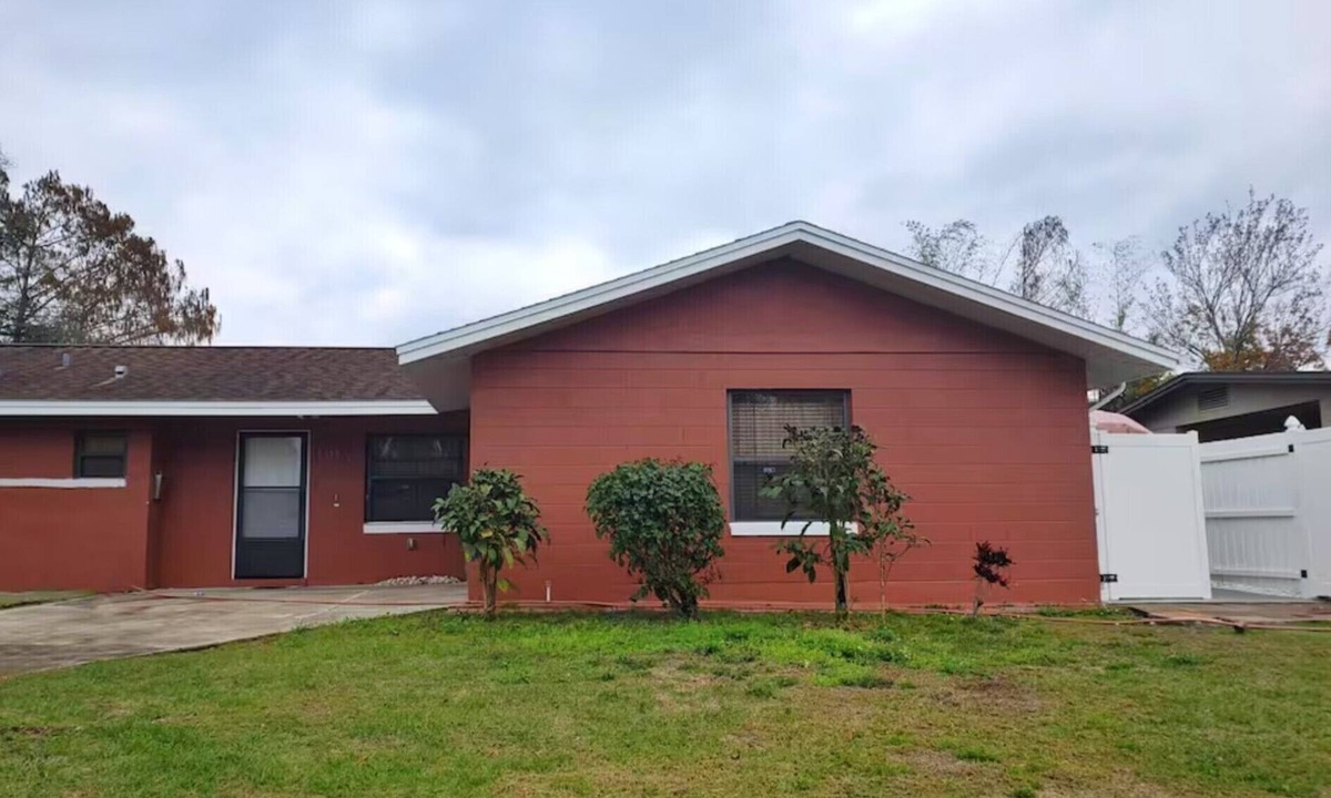Sky Lake Apartment | Charming studio in delightful Orlando with WiFi and AC