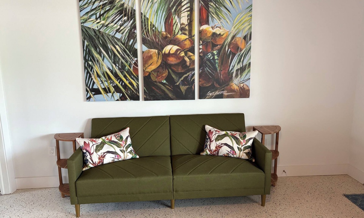 Melbourne Beach Apartment | Charming studio across street from beach with beach access in Melbourne Beach