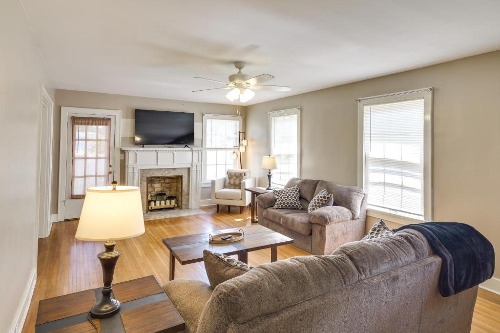 Tullahoma House | Charming Tullahoma Stay w/Great Walkable Location