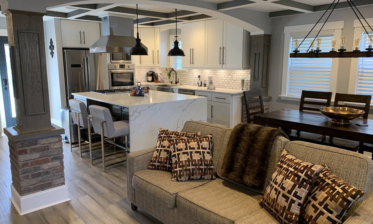 Westside House | Château Marchand Custom Home West Midtown Westside Station 1 Mile From Top Golf