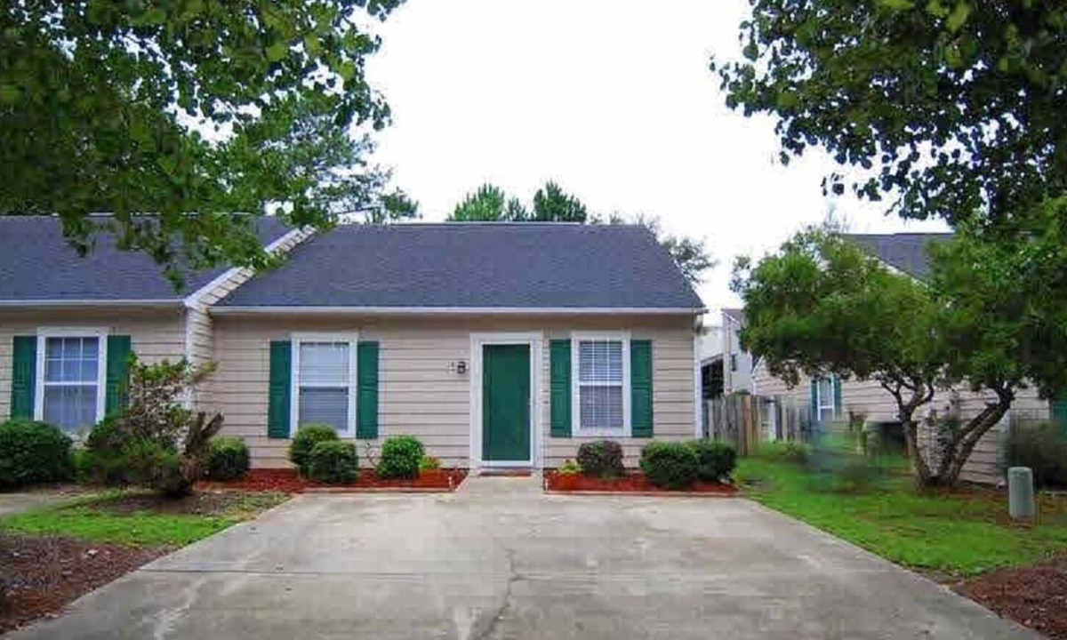 Harbison House | Cheerful 2 bedroom 2bath townhouse (14hv)
