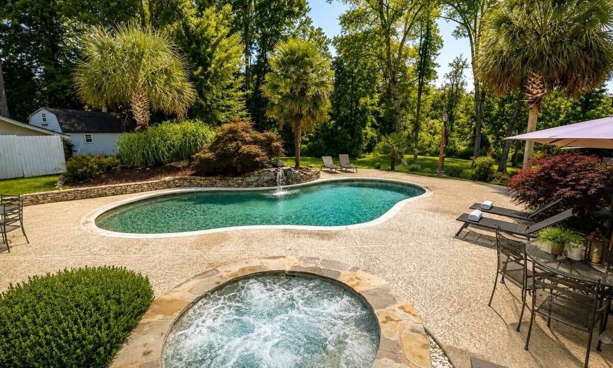 Griffin Villa | Chef's Château Suite C | Cal King Bed, Pool + Hot Tub