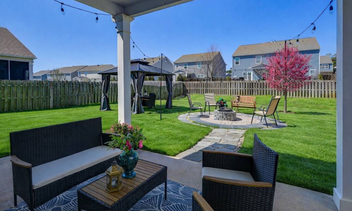 Chapin House | Cherry Meadow 5BR Escape | Outdoor Fireplace