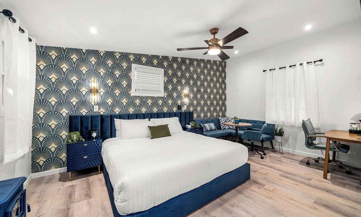 Hendersonville Hotel | Chic and Cozy Getaway
