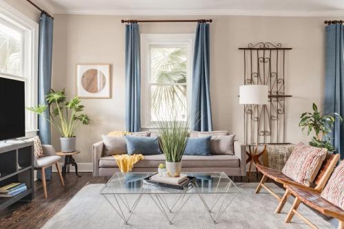 Historic Downtown Savannah House | Chic Artisan Cottage Near Forsyth Park