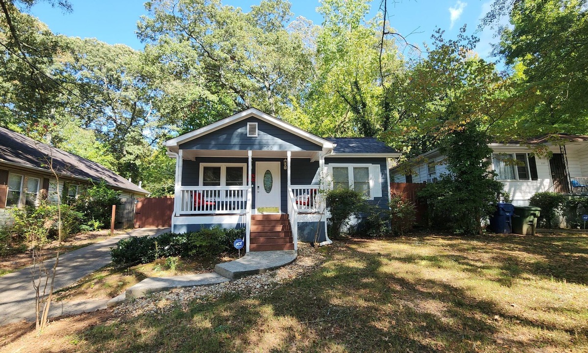 East Atlanta House | Chic Bungalow in East Atlanta