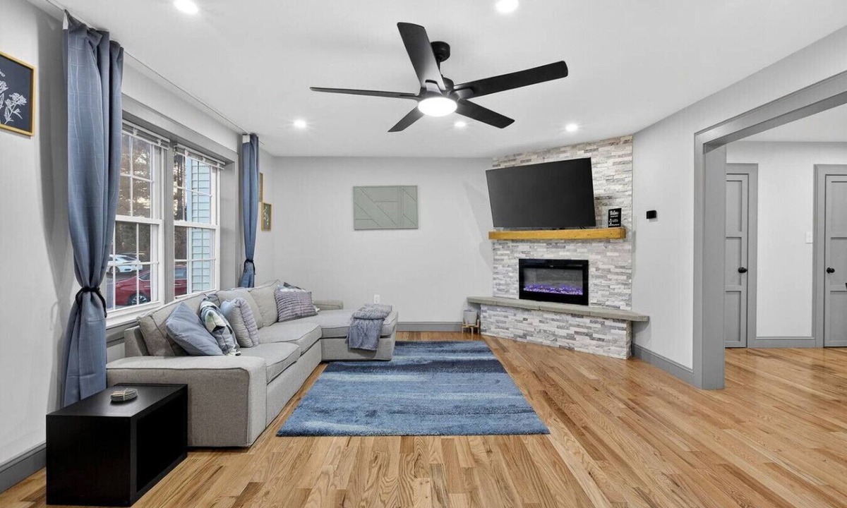 Bear House | Chic home by University of Delaware, Christiana