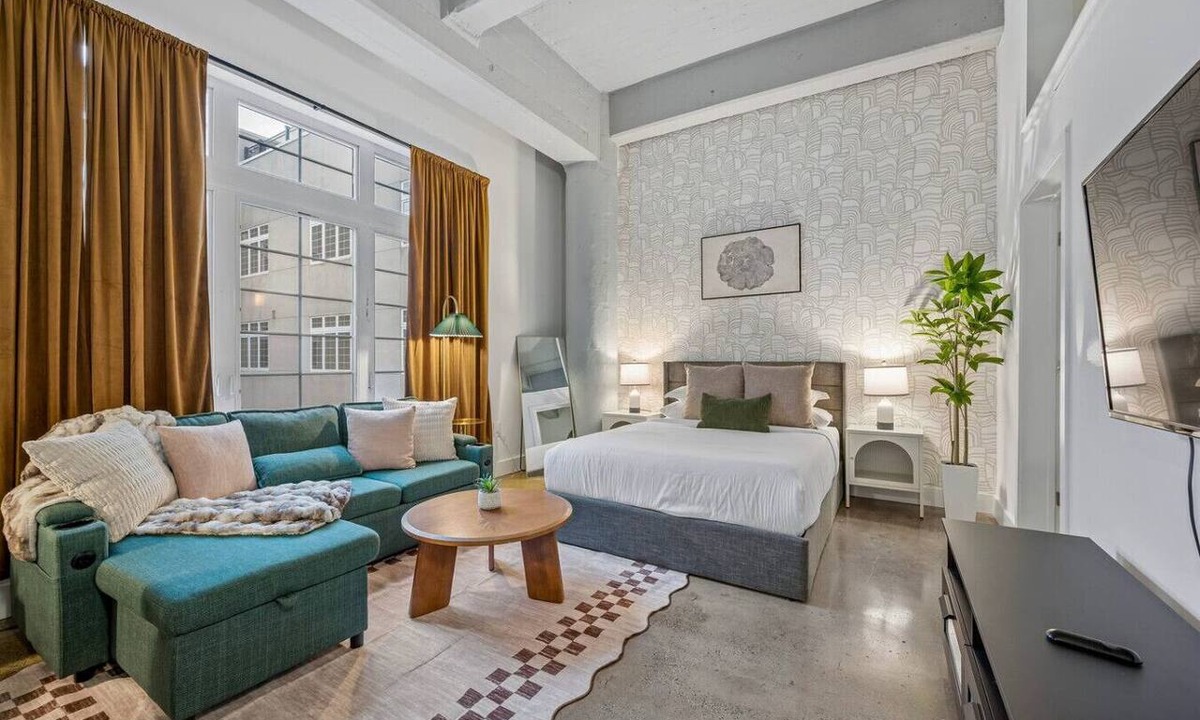 Brewerytown Apartment | Chic Loft | Free Parking, Gym, Game Room