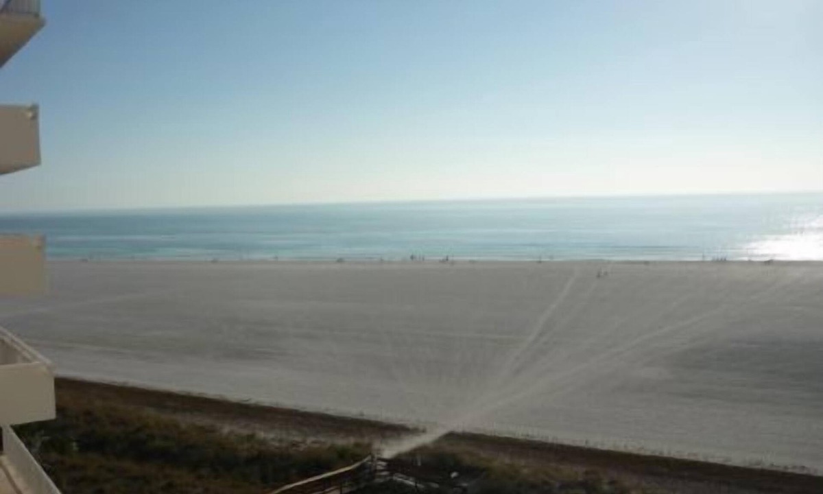 Marco Island Condo | Chic One Bedroom Beachfront Condo