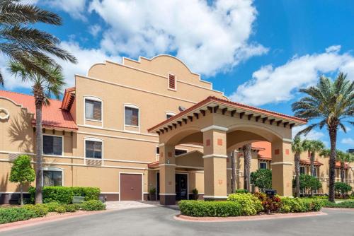 Wyndham Ocean Daytona | National Gardens