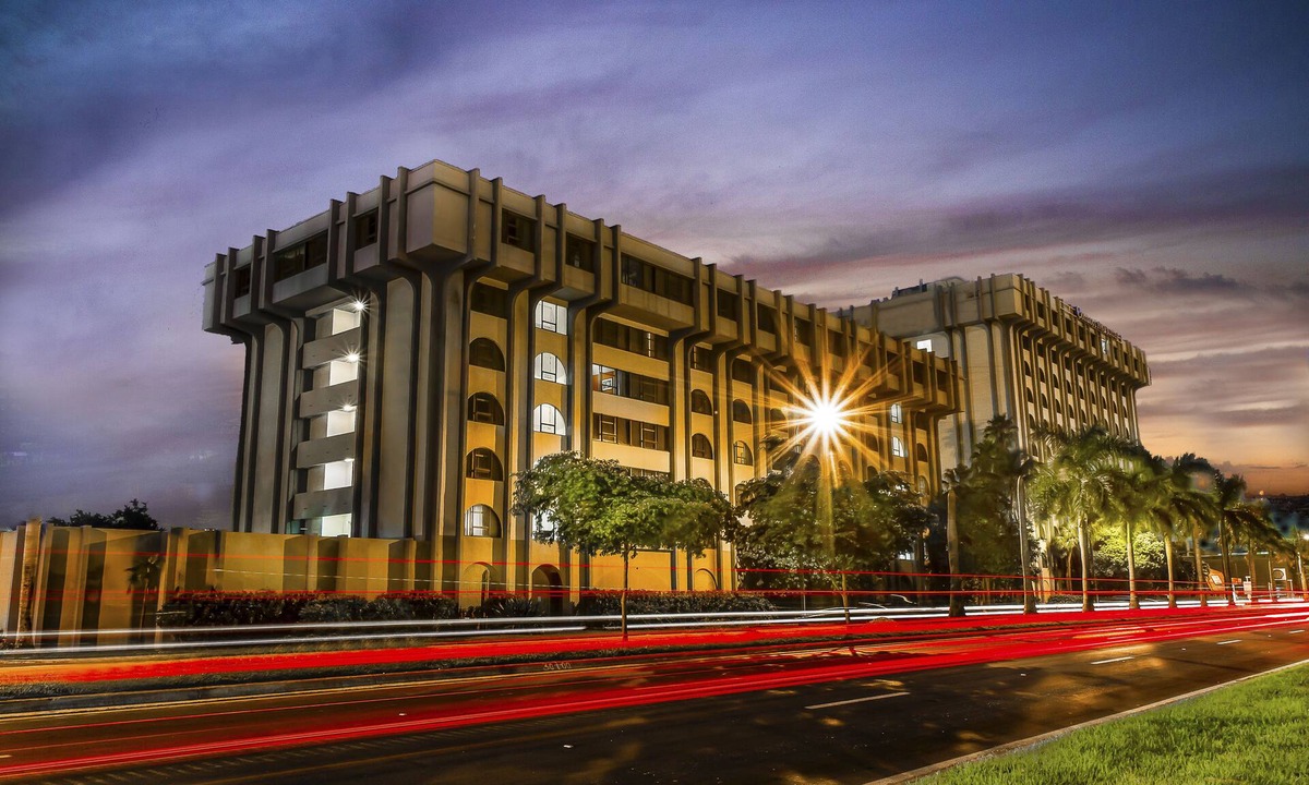 Miami Springs Hotel | Clarion Inn & Suites Miami International Airport