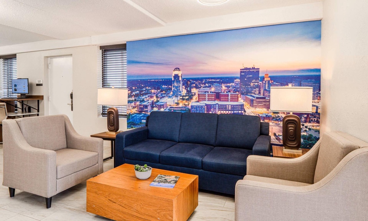 Winston - Salem House | Clarion Pointe Winston – Salem Downtown