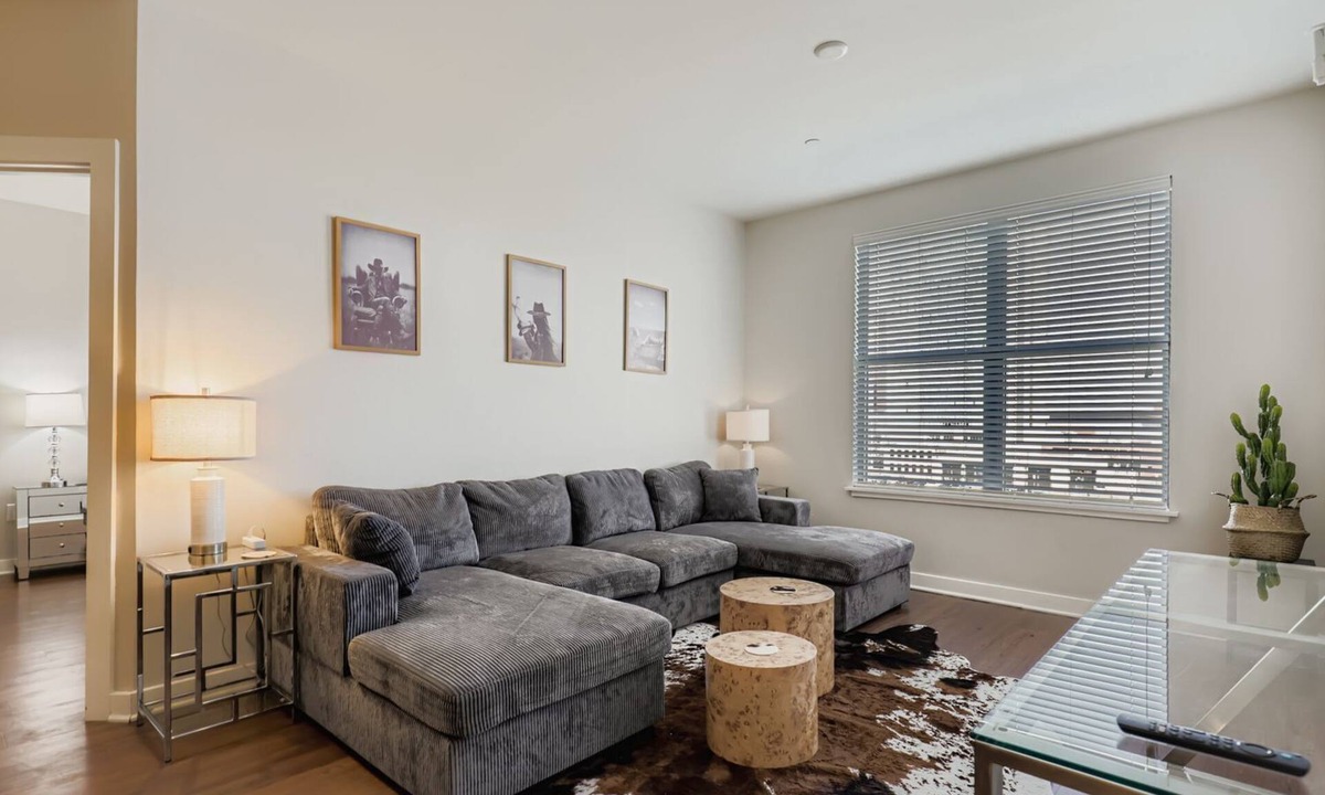 The Gulch Apartment | Classic & Comfortable | 2bed/2bath Downtown