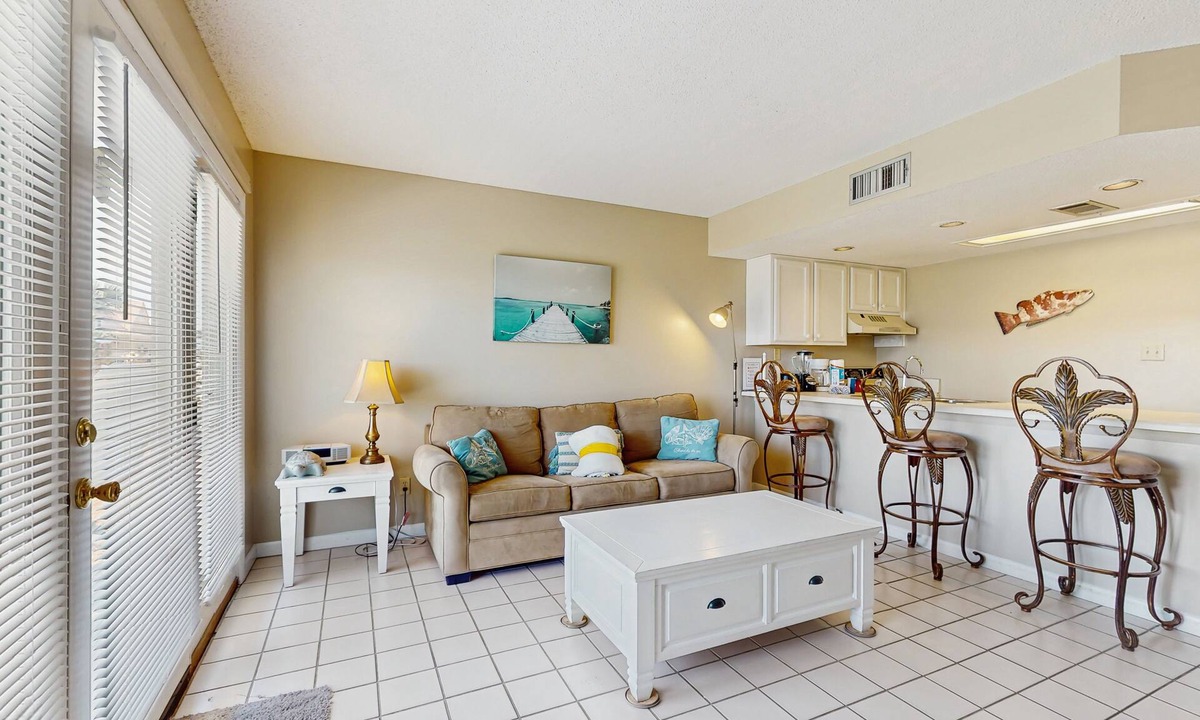 Fort Walton Beach - Destin Condo | Classic, ground-floor getaway w/a shared pool, free WiFi, & central A/C