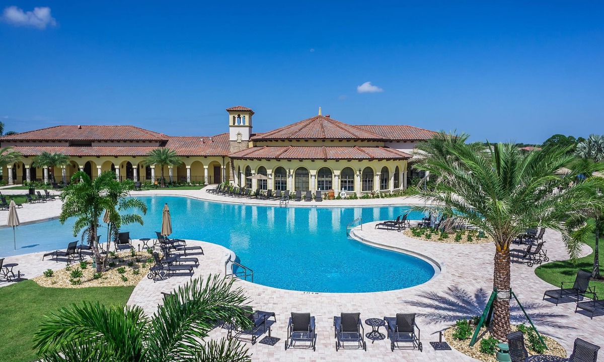 Gran Paradiso Villa | Clean & beautifully decorated villa. Resort like amenities. Great reviews!