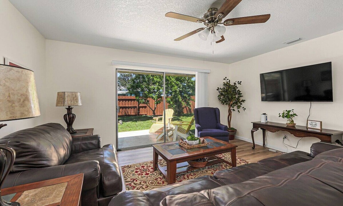 Rockledge House | Clean & Cozy, near USSSA, Viera and Beaches!