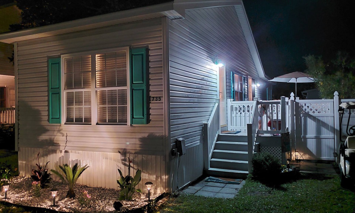 Garden City House | CLEAN , Pet Friendly Beach House w/golf cart and free beach parking