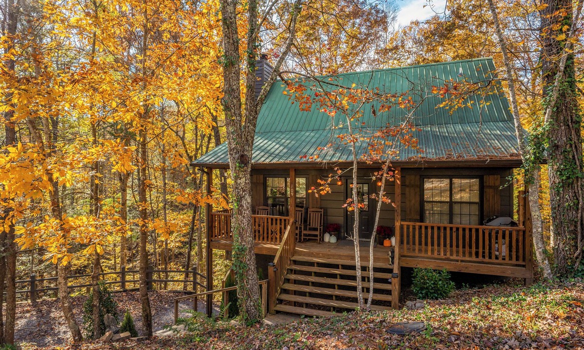 Townsend Cabin | Clean & Quiet w/Private HotTub Near Cades Cove