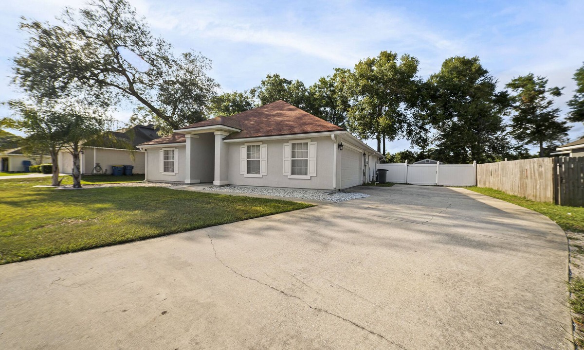 Northside House | ~Clear Skies Sleeps 7 Spacious Home by Airport~
