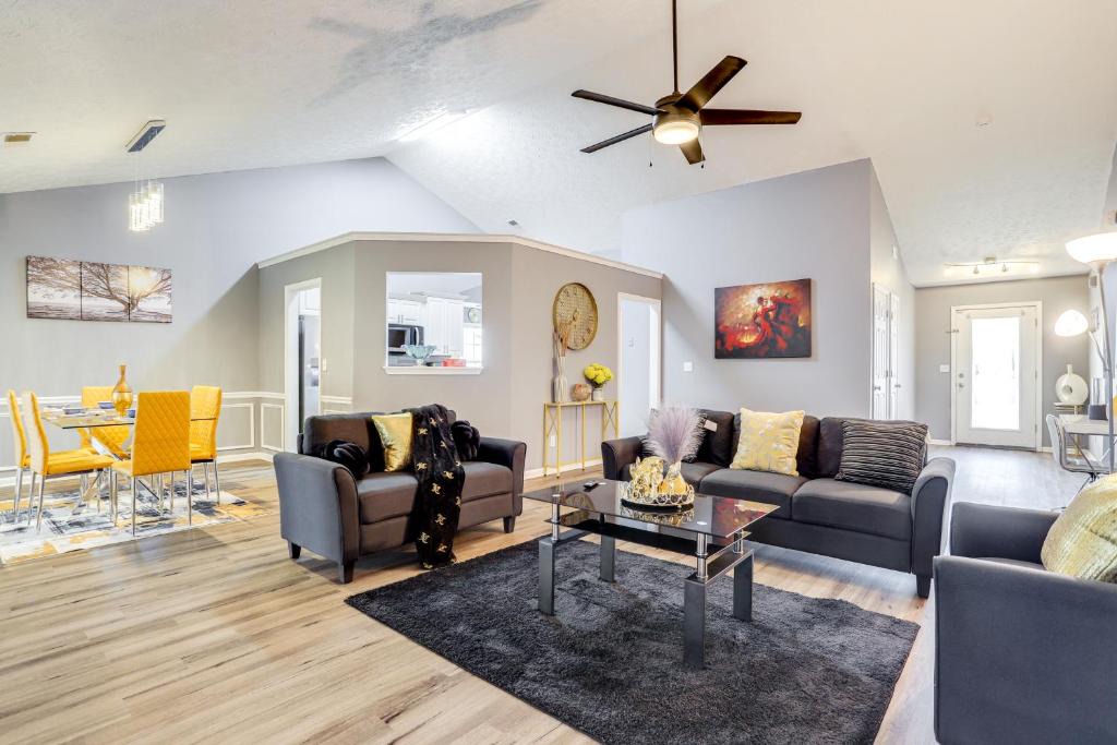 Lawrenceville House | Close to Shopping: Pet-Friendly Lawrenceville Home