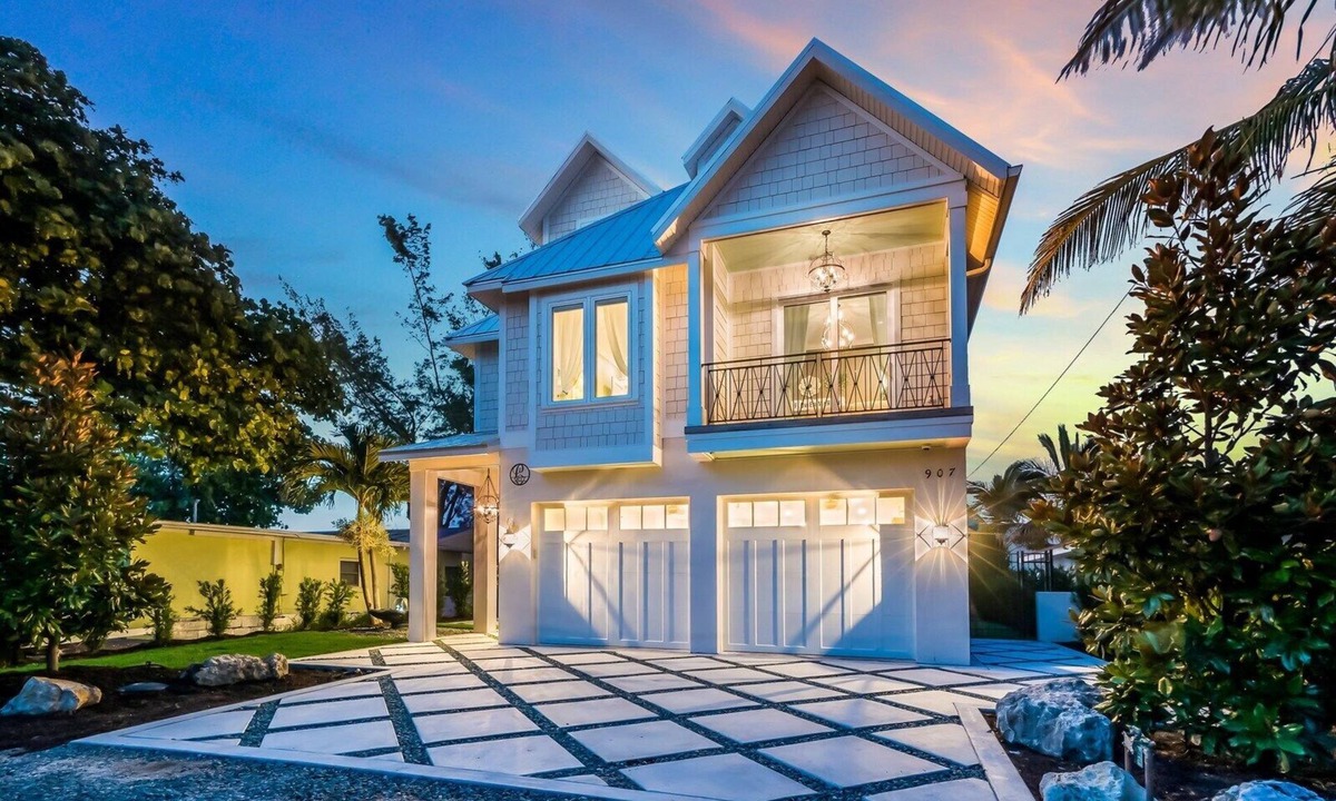Anna Maria Apartment | Cloud 9 - BeachFront Splendor