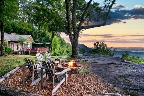Menlo House | Cloudland Retreat w/Mountain & Valley Views!