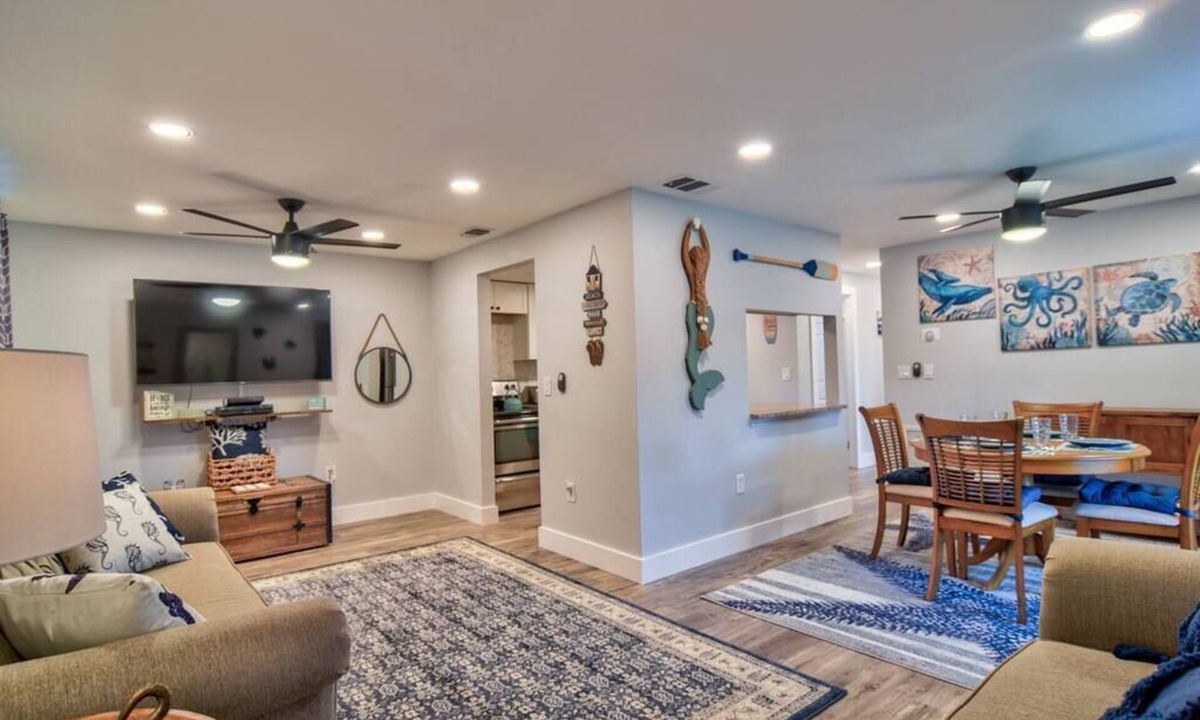 South Bradenton Condo | *Coastal 2/2 Condo w/Pool 6 Mins to IMG