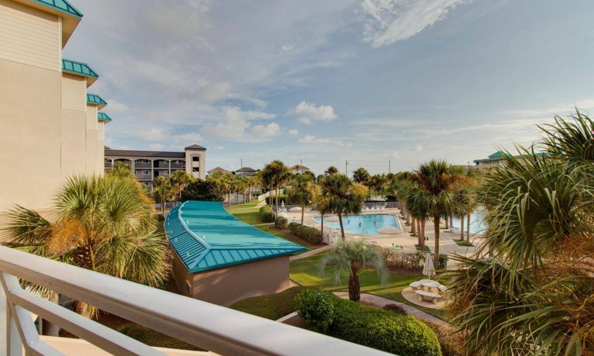 Miramar Beach Condo | Coastal Chic 2/2 Close to the Beach! Sleeps 6!