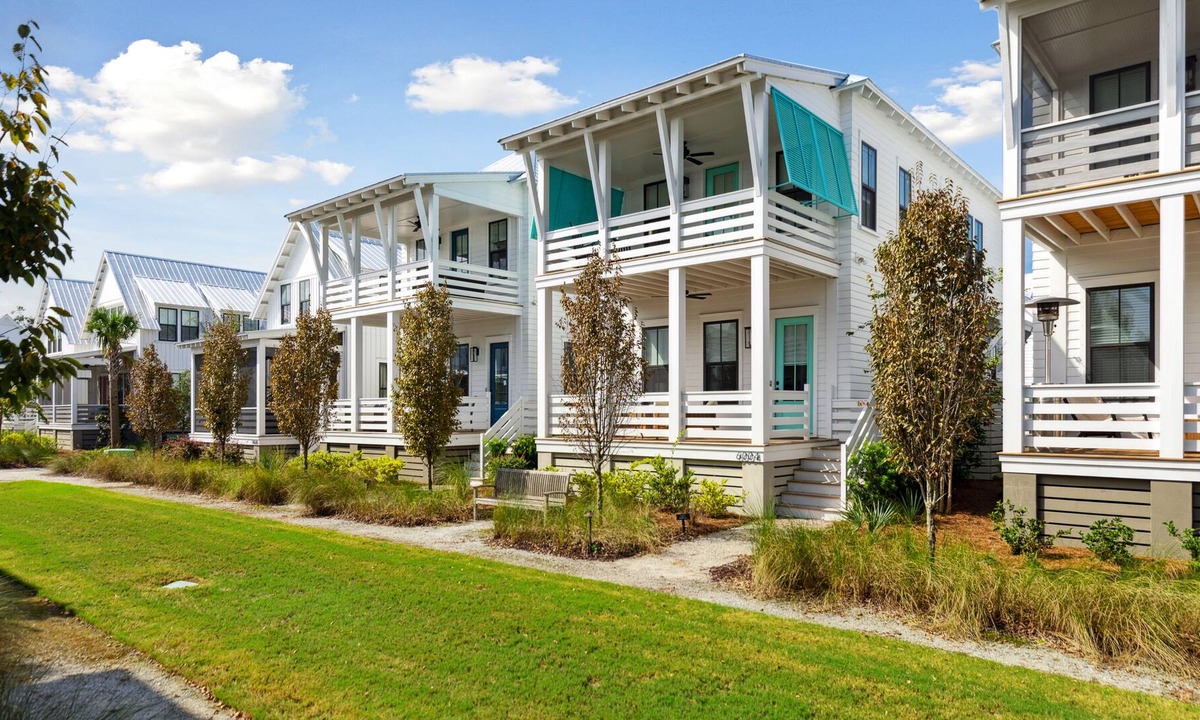 Johns Island House | “Coastal Cottage” 6004 Bow Alley. Charming Lowcountry comfort, 3 bedrooms, sleeps 6