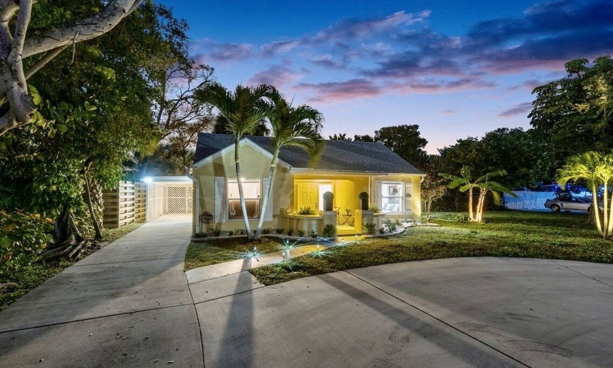 Lantana House | Coastal oasis of Lantana