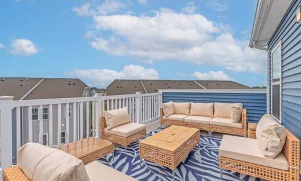 Bayside House | Coastal Townhome with 2 Pools & Gym
