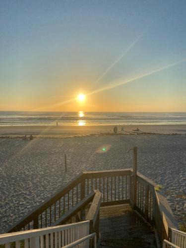 New Smyrna Beach Apartment | Coastal Waters 102
