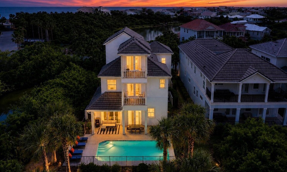 Palm Coast House | Cocos Cottage - amazing views over the golf course & lake at Cinnamon Beach!