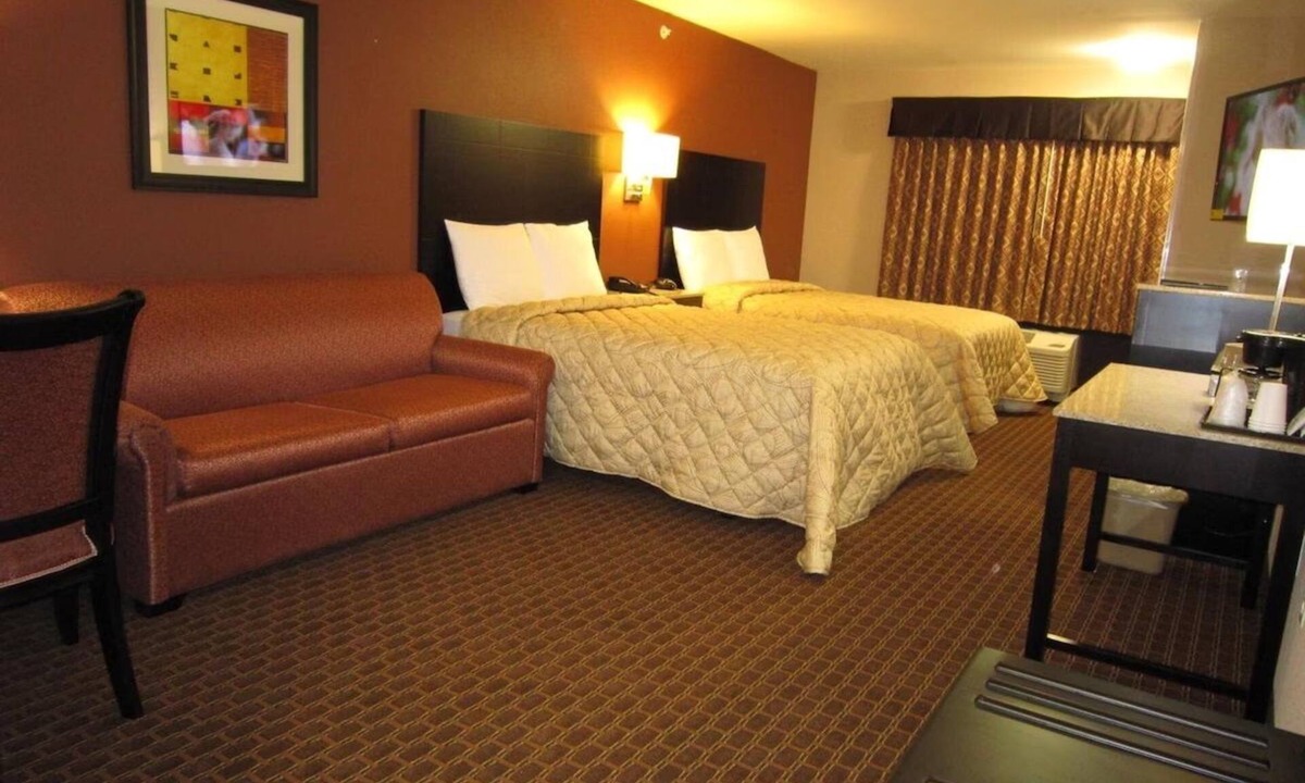 Monmouth Junction Hotel | Comfort and Convenience! 4 Relaxing Units with Free Breakfast!