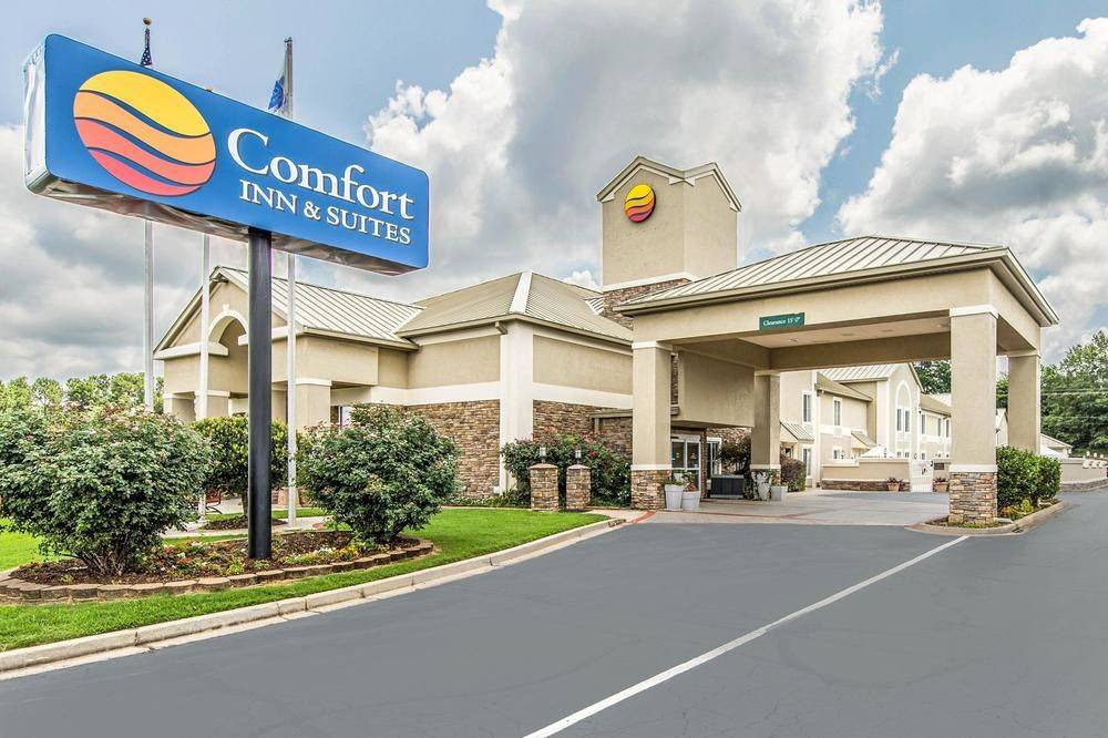 Greenwood Hotel | Comfort Inn & Suites Greenwood near University