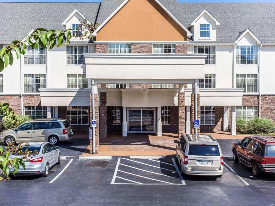 Smyrna Hotel | Comfort Inn & Suites Ballpark Area